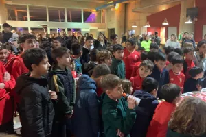 ΦΩΤΟΣ/ΒΙΝΤΕΟ: Η κοπή βασιλόπιτας της Ακαδημίας Liverpool 