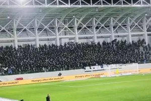 ΘΥΡΑ 1/"Προσέξτε καλά τις επόμενες κινήσεις σας"