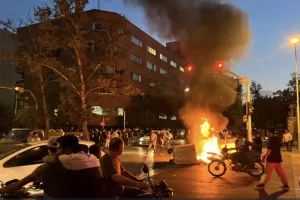 Ιράν: Εκτελέστηκαν δύο άνδρες κατηγορούμενοι για τη δολοφονία αξιωματούχου ασφαλείας στη διάρκεια των διαδηλώσεων