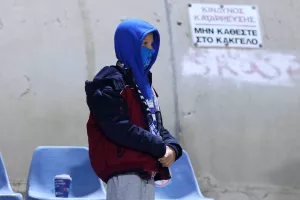 (Φωτορεπορτάζ) Οι φίλαθλοι ΑΝΟ και Ακρίτα στο “Στέλιος Κυριακίδης”