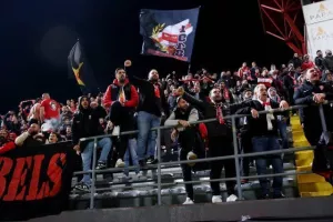 "Ερυθρόλευκο" πάρτι και εννοείται "Χώμα που περπάτησα" (φώτος/βίντεο)