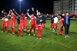 "Ερυθρόλευκο" πάρτι και εννοείται "Χώμα που περπάτησα" (φώτος/βίντεο)