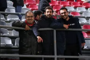"Ερυθρόλευκο" πάρτι και εννοείται "Χώμα που περπάτησα" (φώτος/βίντεο)