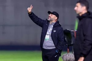 Δόξα-Νέα Σαλαμίνα: Zωντανή... για 6άδα με Σεργίου!