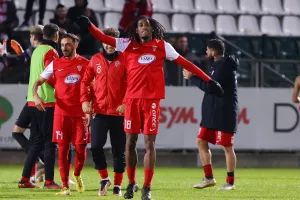 (ΒΙΝΤΕΟ Kerkida) Έγιναν... ένα με τους παίκτες και τραγούδησαν μαζί!