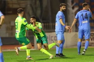 Ολυμπιακός - ΑΕΚ: Διπλό και... ανανέωση παραμονής στην κορυφή! (Φώτος)
