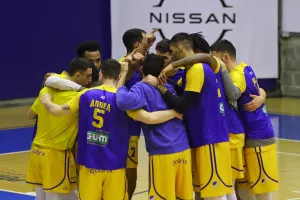 ΑΠΟΕΛ - ΑΕΚ: Ανατροπή... και "κιτρινοπράσινο" το ντέρμπι! (φώτος)