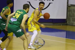 ΑΠΟΕΛ - ΑΕΚ: Ανατροπή... και "κιτρινοπράσινο" το ντέρμπι! (φώτος)