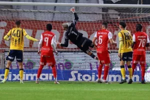 Νέα Σαλαμίνα - ΑΕΛ: Είχε την ουσία και είναι μία… ανάσα από την εξάδα! (φώτος)