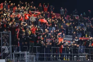 "Ερυθρόλευκο" πάρτι και εννοείται "Χώμα που περπάτησα" (φώτος/βίντεο)