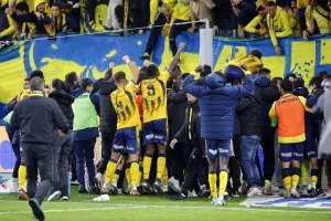 ΑΕΛ - Απόλλων: Το πρώτο ιστορικό βάφτηκε κίτρινο στα πέναλτι! (φώτος)