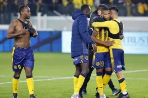 ΑΕΛ - Απόλλων: Το πρώτο ιστορικό βάφτηκε κίτρινο στα πέναλτι! (φώτος)
