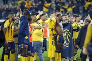 ΑΕΛ - Απόλλων: Το πρώτο ιστορικό βάφτηκε κίτρινο στα πέναλτι! (φώτος)