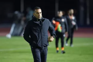 Καρμιώτισσα - ΑΠΟΕΛ: Δώνης και Ηλία το έστειλαν στην κορυφή! (φώτος)