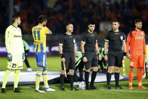 Καρμιώτισσα - ΑΠΟΕΛ: Δώνης και Ηλία το έστειλαν στην κορυφή! (φώτος)