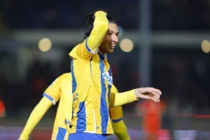 Καρμιώτισσα - ΑΠΟΕΛ: Δώνης και Ηλία το έστειλαν στην κορυφή! (φώτος)
