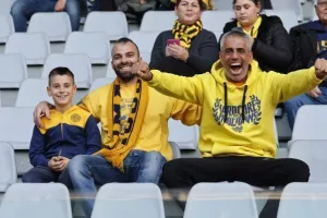 Ο κόσμος στο ΑΕΛ-Καρμιώτισσα (Φωτορεπορτάζ) 