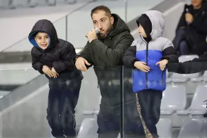 (Φωτορεπορτάζ) Ο κόσμος στο Απόλλων - Ολυμπιακός