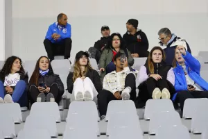(Φωτορεπορτάζ) Ο κόσμος στο Απόλλων - Ολυμπιακός
