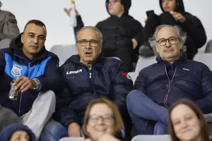(Φωτορεπορτάζ) Ο κόσμος στο Απόλλων - Ολυμπιακός
