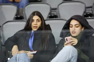 (Φωτορεπορτάζ) Ο κόσμος στο Απόλλων - Ολυμπιακός