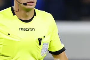 Αλλαγή βοηθού διαιτητή στο ΑΠΟΕΛ - Ολυμπιακός