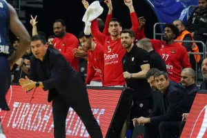 Λούντζης: «Ο τρόπος που μπήκαμε στο παιχνίδι ήταν αξιοθαύμαστος»