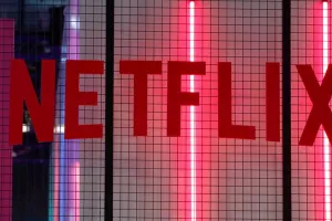 Αναζητείται «χρυσή» αεροσυνοδός: H Netflix προσφέρει έως και… 355.000 ευρώ!