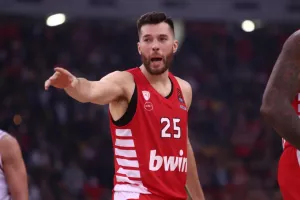 Δεν παίζει με Φενέρ ο Πίτερς!