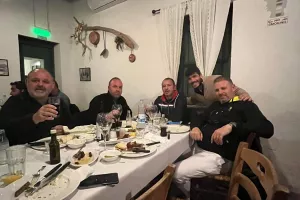 Δείπνο σε εξαιρετικό κλίμα (φώτος)