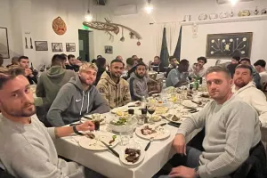 Δείπνο σε εξαιρετικό κλίμα (φώτος)