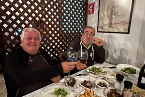 Δείπνο σε εξαιρετικό κλίμα (φώτος)