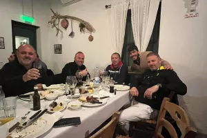 Δείπνο σε εξαιρετικό κλίμα (φώτος)