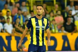 Ντύνεται στα "γαλαζοκίτρινα" του ΑΠΟΕΛ ο Μακέντα, έρχεται Κύπρο για το deal!