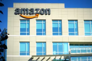 Η Amazon επιβεβαιώνει πως θα προχωρήσει σε 18000 απολύσεις
