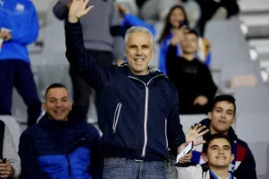 (Φωτορεπορτάζ) Ο κόσμος στο Απόλλων  - Νέα Σαλαμίνα