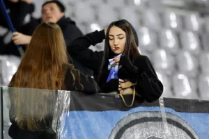 (Φωτορεπορτάζ) Ο κόσμος στο Απόλλων  - Νέα Σαλαμίνα