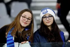(Φωτορεπορτάζ) Ο κόσμος στο Απόλλων  - Νέα Σαλαμίνα