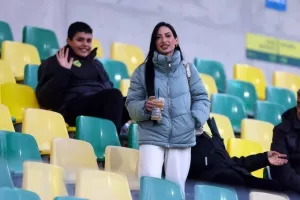 (Φωτορεπορτάζ) Ο κόσμος στην "ΑΡΕΝΑ"