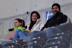 (Φωτορεπορτάζ) Ο κόσμος στην "ΑΡΕΝΑ"