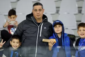 (Φωτορεπορτάζ) Ο κόσμος στο Απόλλων  - Νέα Σαλαμίνα