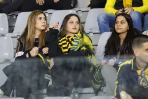 (Φωτορεπορτάζ) Ο κόσμος στο ΑΕΛ - Απόλλων