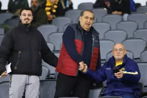 (Φωτορεπορτάζ) Ο κόσμος στο ΑΕΛ - Απόλλων