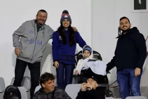 (Φωτορεπορτάζ) Ο κόσμος στο Απόλλων  - Νέα Σαλαμίνα