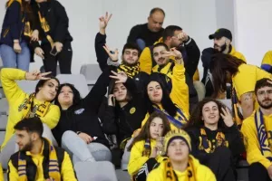 (Φωτορεπορτάζ) Ο κόσμος στο ΑΕΛ - Απόλλων