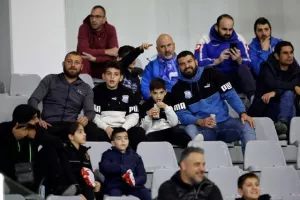 (Φωτορεπορτάζ) Ο κόσμος στο Απόλλων  - Νέα Σαλαμίνα