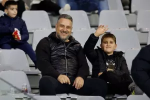 (Φωτορεπορτάζ) Ο κόσμος στο Απόλλων  - Νέα Σαλαμίνα
