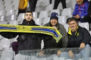 (Φωτορεπορτάζ) Ο κόσμος στο ΑΕΛ - Απόλλων