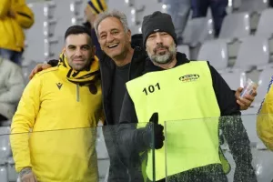 (Φωτορεπορτάζ) Ο κόσμος στο ΑΕΛ - Απόλλων