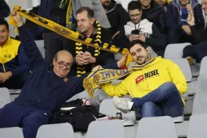 (Φωτορεπορτάζ) Ο κόσμος στο ΑΕΛ - Απόλλων